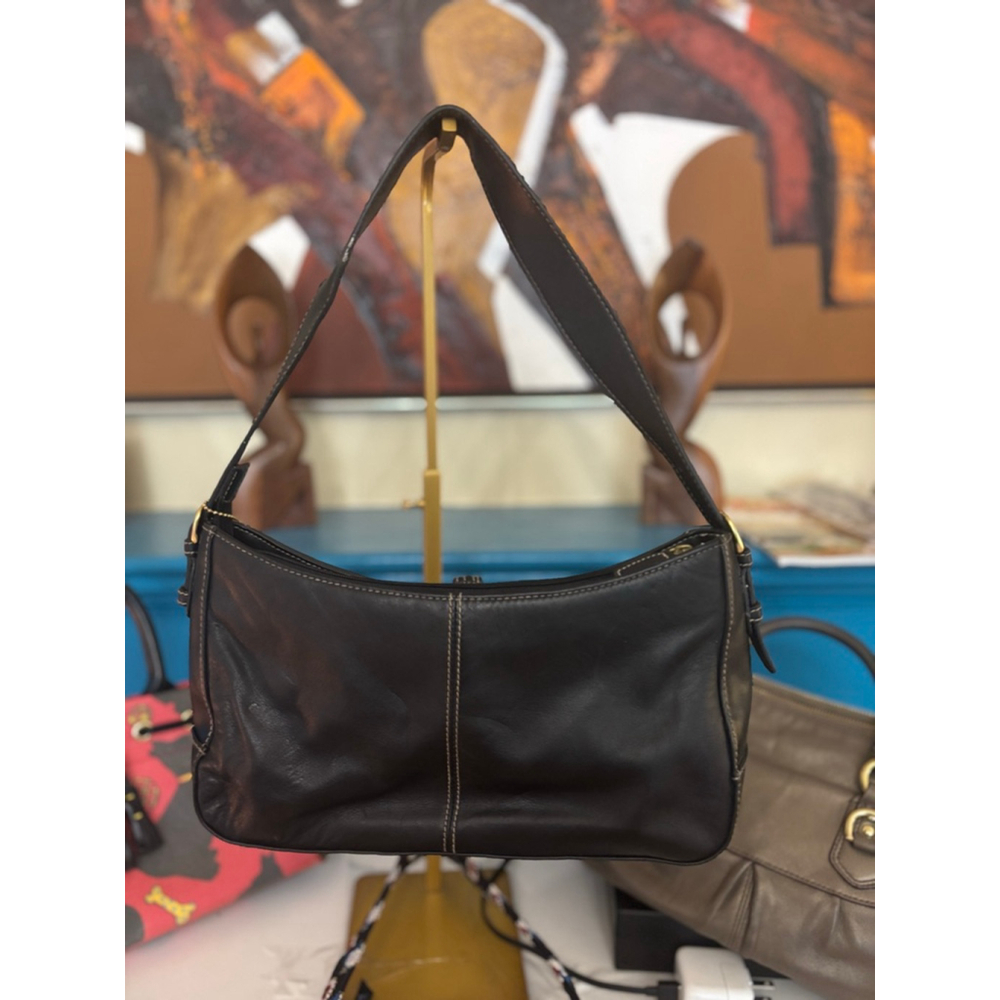 Madison Studio Black Leather Shoulder Bag One Size Gold Hardware - Picture 2 of 5